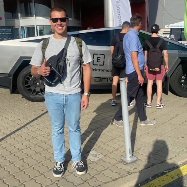 modelka s ID 0101ISZ1W7 p021