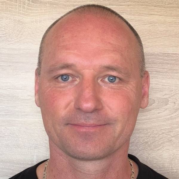 modelka s ID 0101IVA5ZB p021