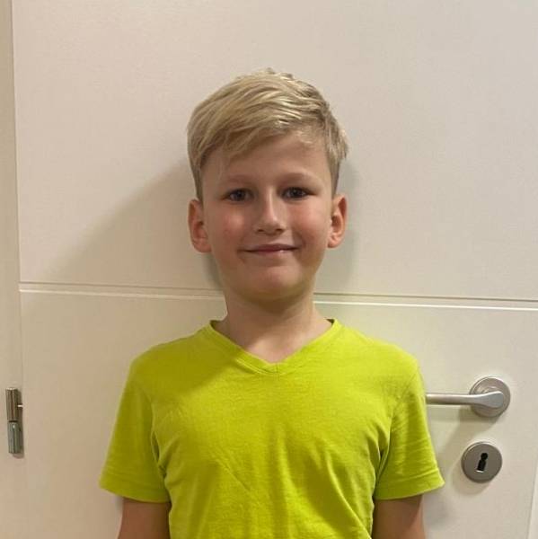 modelka s ID 0101J7TSNE p021