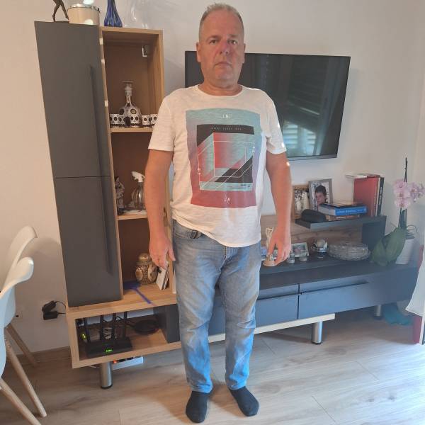 modelka s ID 0101JBNLIN p031