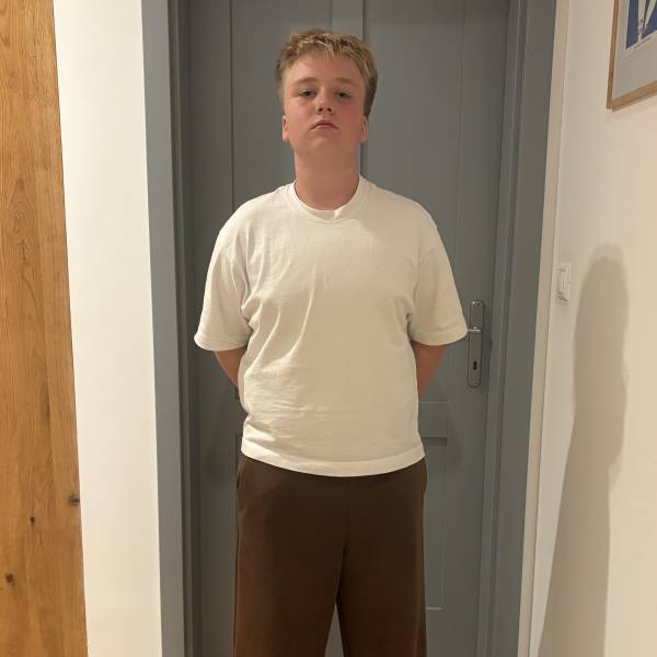 modelka s ID 0101JIYOLF p031