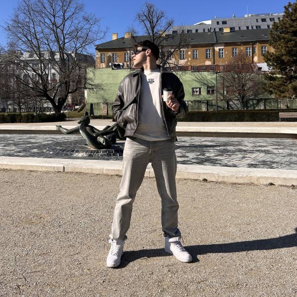 modelka s ID 0101JJ9YT2 p031