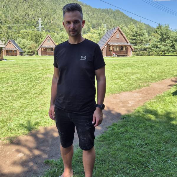 modelka s ID 0101JS8UF1 p031