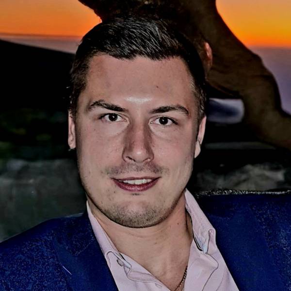 modelka s ID 0101K71NHM p021