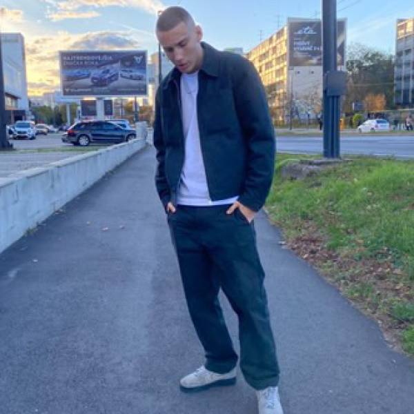 modelka s ID 0101K8E6GN p031