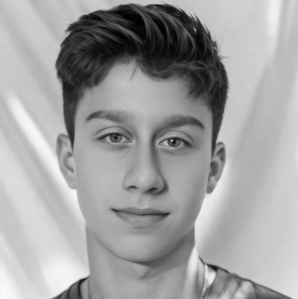 modelka s ID 0101KEQ5ZX p021