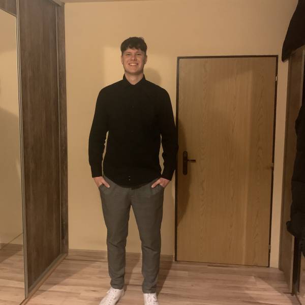 modelka s ID 0101KGF3O2 p031