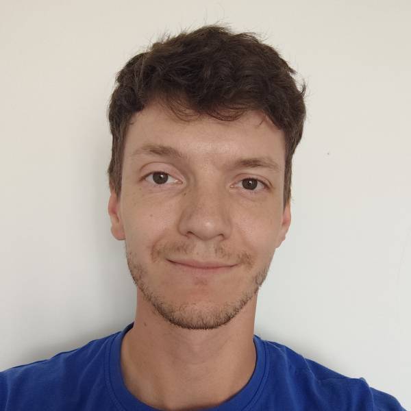 modelka s ID 0101KVQAUY p021