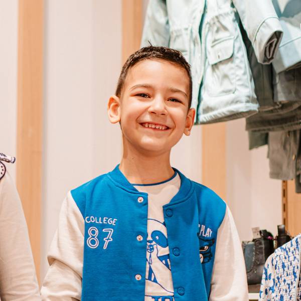 modelka s ID 0101LACGUZ p021