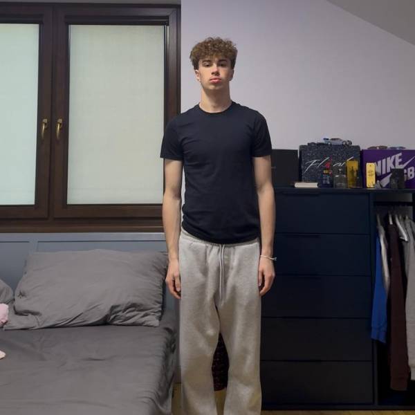 modelka s ID 0101LIVWP7 p031