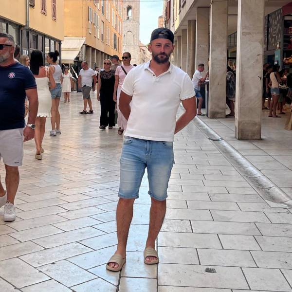 modelka s ID 0101LT32NU p031