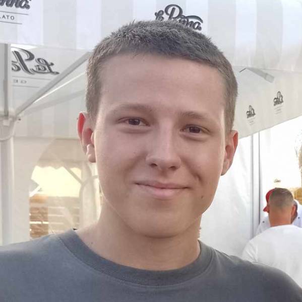 modelka s ID 0101LUR163 p021