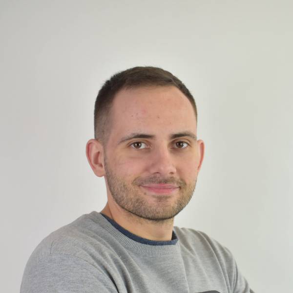 modelka s ID 0101M0HJ7W p021