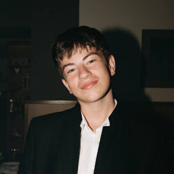 modelka s ID 0101M3P7EU p021