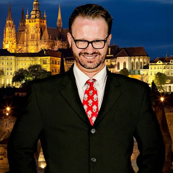 modelka s ID 0101MFQMP9 p021