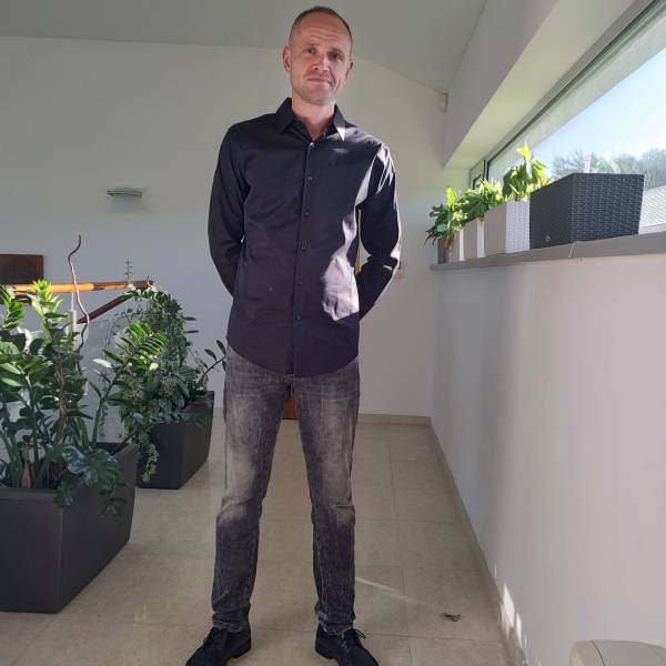 modelka s ID 0101NQVJQ1 p031