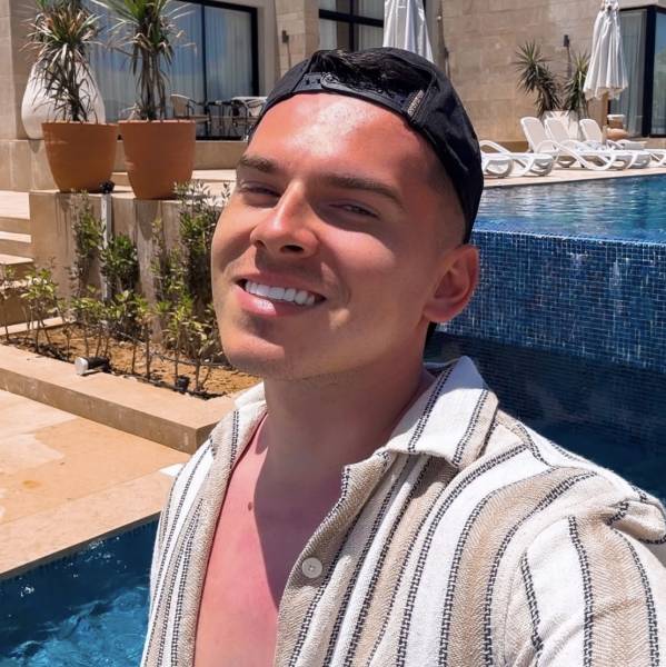 modelka s ID 0101P2DN86 p021