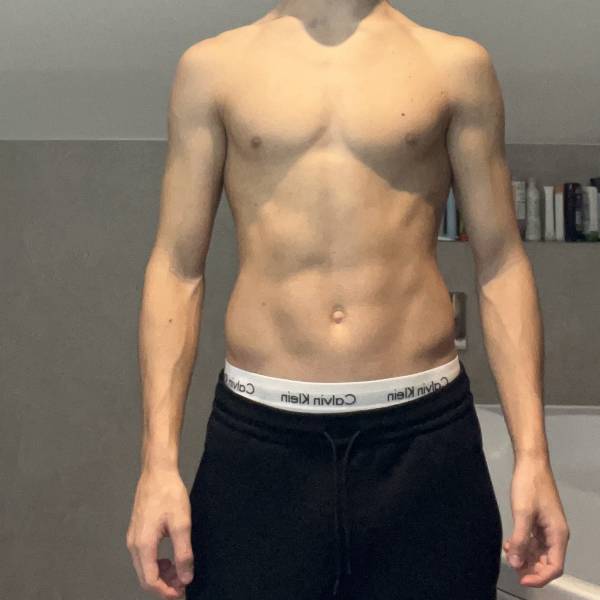 modelka s ID 0101PF7Z73 p031