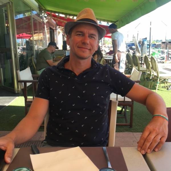 modelka s ID 0101PYQFRA p021