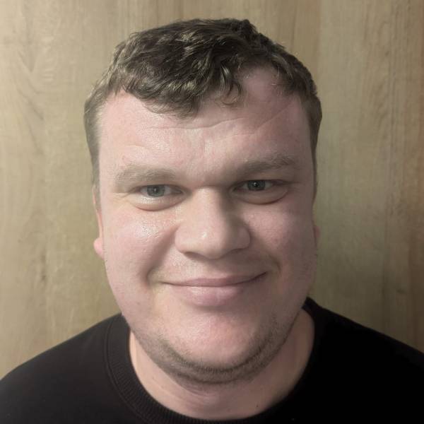 modelka s ID 0101Q4KK0J p021