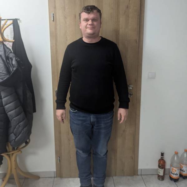 modelka s ID 0101Q4KK0J p031