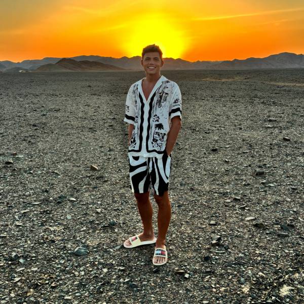 modelka s ID 0101Q91WLO p031