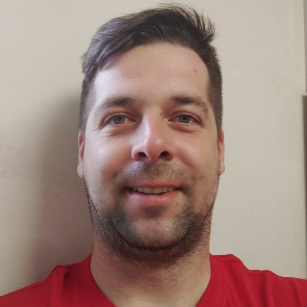 modelka s ID 0101QYKDVS p021