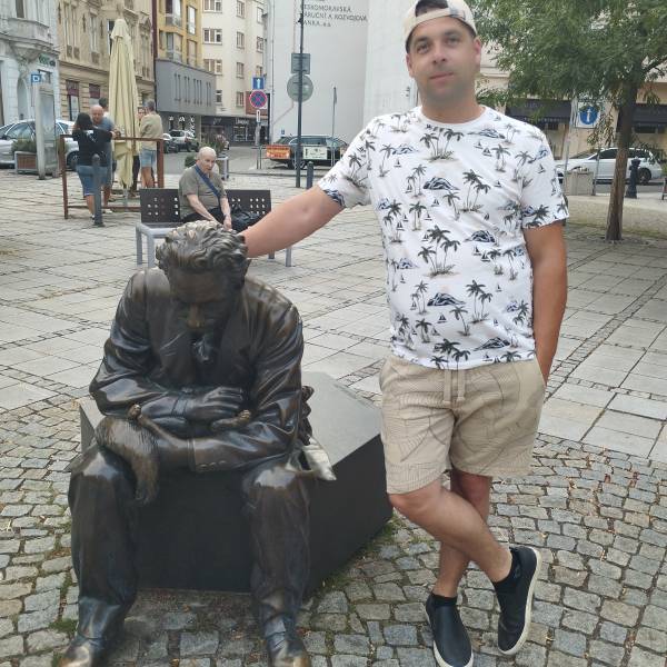 modelka s ID 0101QYKDVS p031