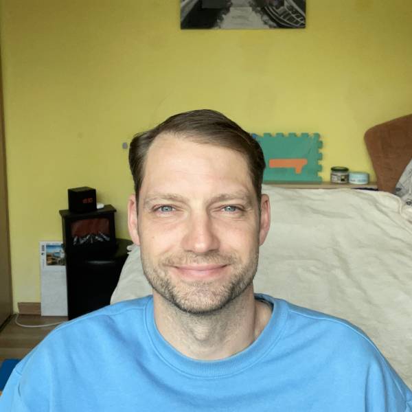 modelka s ID 0101T5Y3BU p021