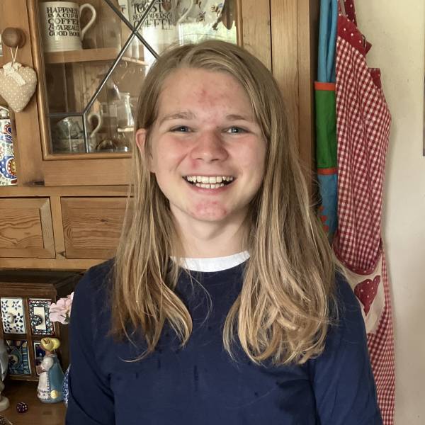 modelka s ID 0101T82N3Z p021