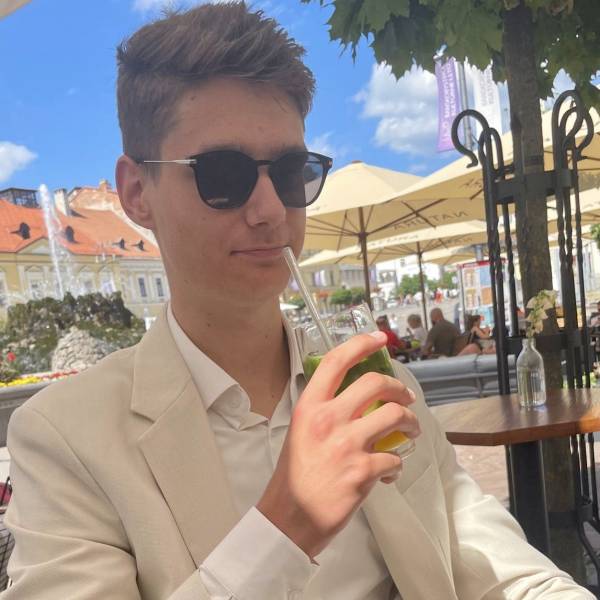 modelka s ID 0101U1TM30 p031