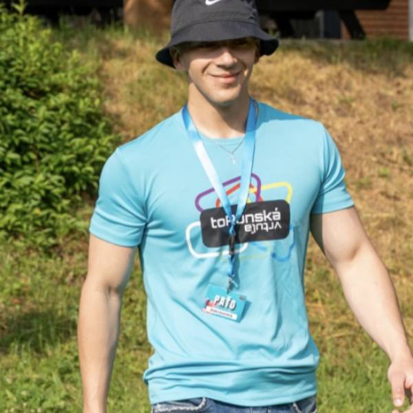 modelka s ID 0101U71JWT p031