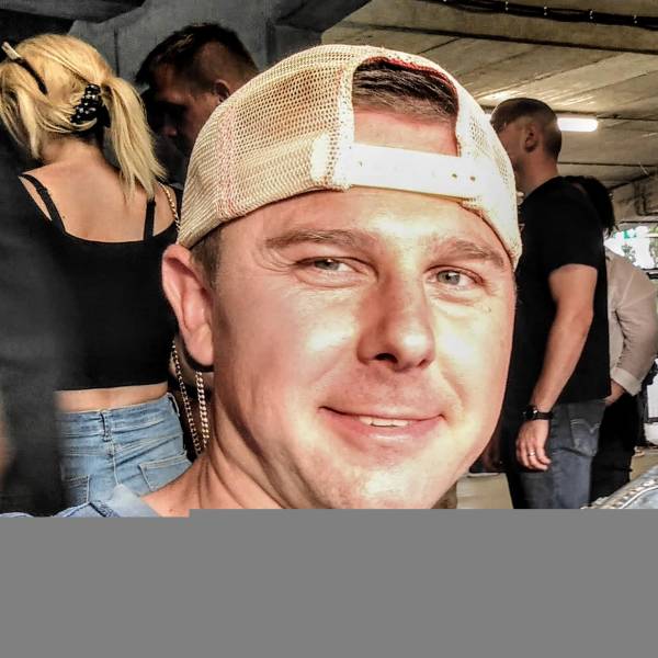 modelka s ID 0101UE6EHG p021