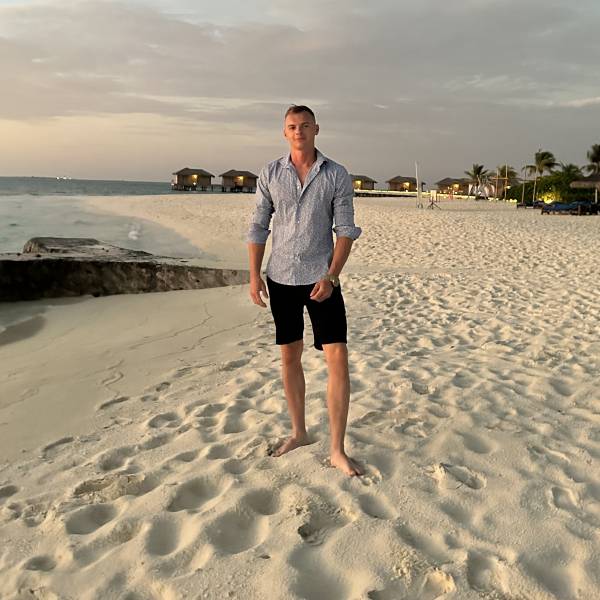 modelka s ID 0101UEEBD1 p031