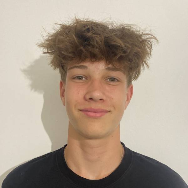 modelka s ID 0101UW8VOB p021