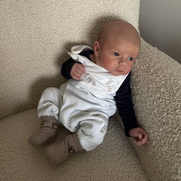 modelka s ID 0101V6UE8J p031