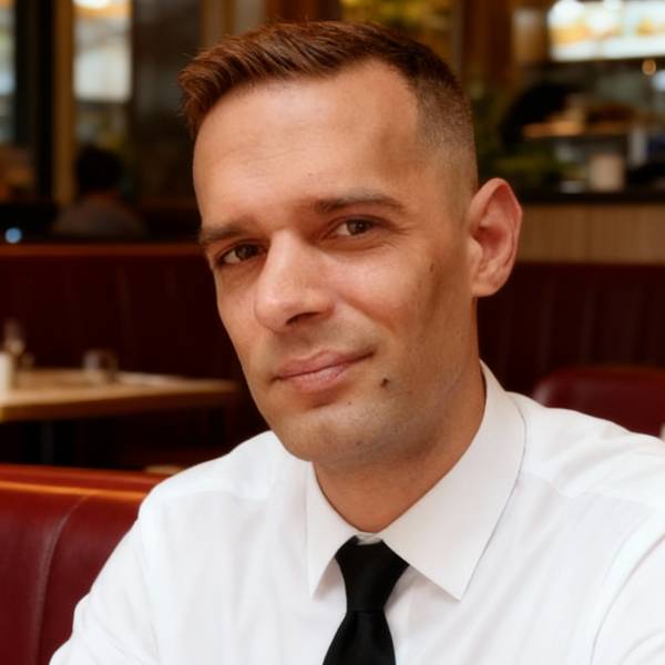 modelka s ID 0101W8LOBU p021