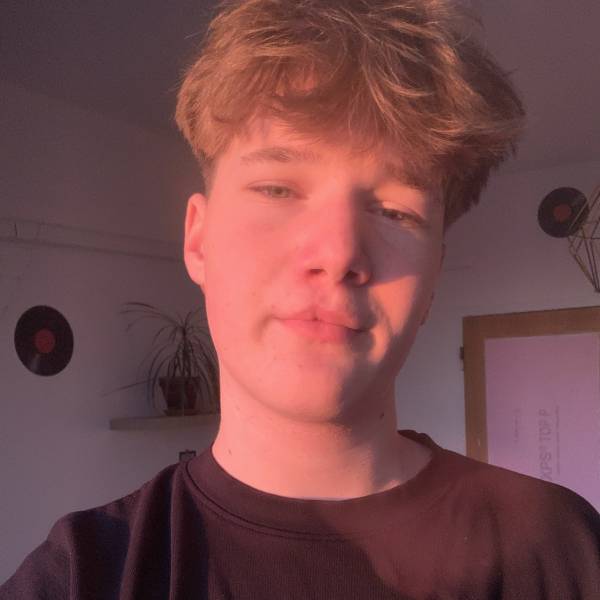 modelka s ID 0101WSYKMP p021