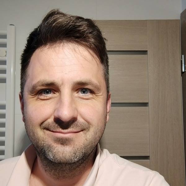 modelka s ID 0101X5T8LM p021