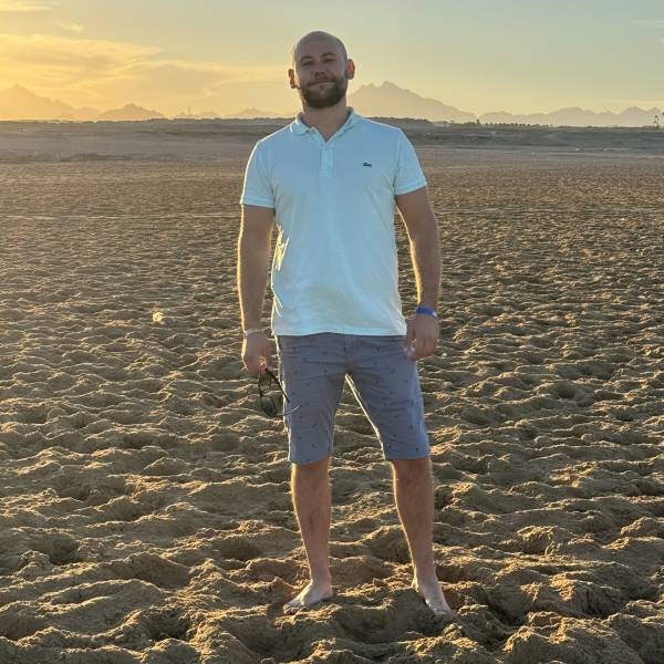 modelka s ID 0101XBGQGG p031