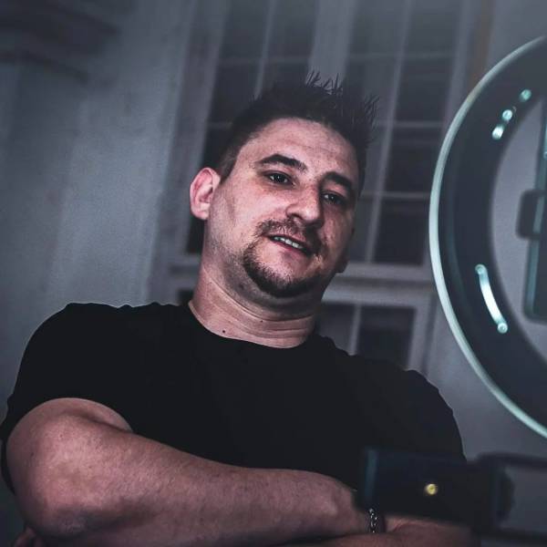 fotografia p015 profilu 0101Y6A5IO