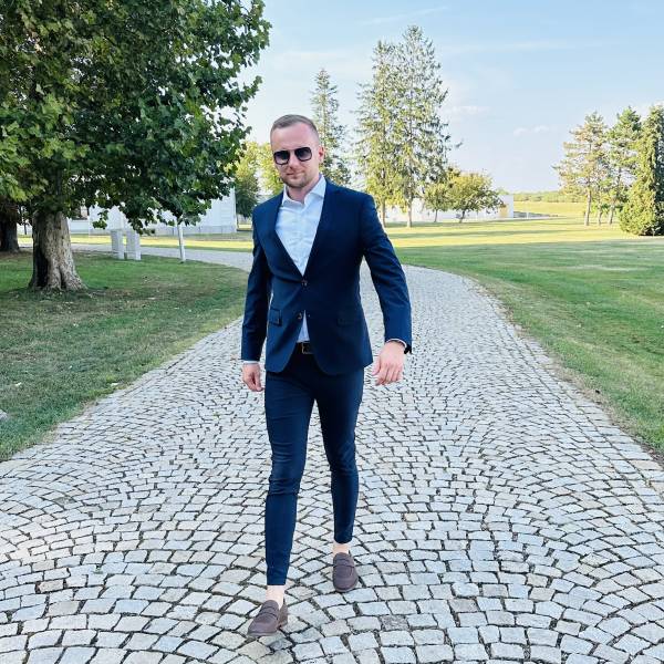 modelka s ID 0101YF3AVQ p031