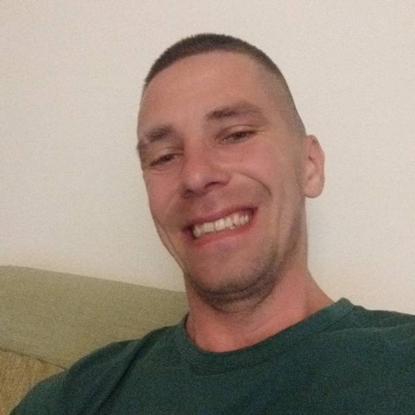 modelka s ID 0101YVX9HA p021