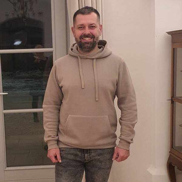 modelka s ID 0101Z9NRDR p031