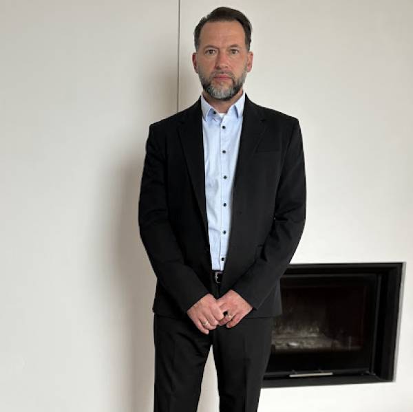 modelka s ID 0101ZNHER6 p031