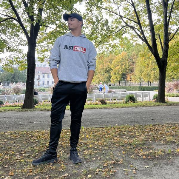 modelka s ID 0101ZTR9BU p031