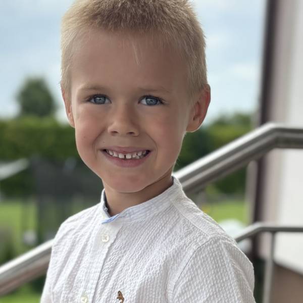 modelka s ID 0101ZWHK09 p021