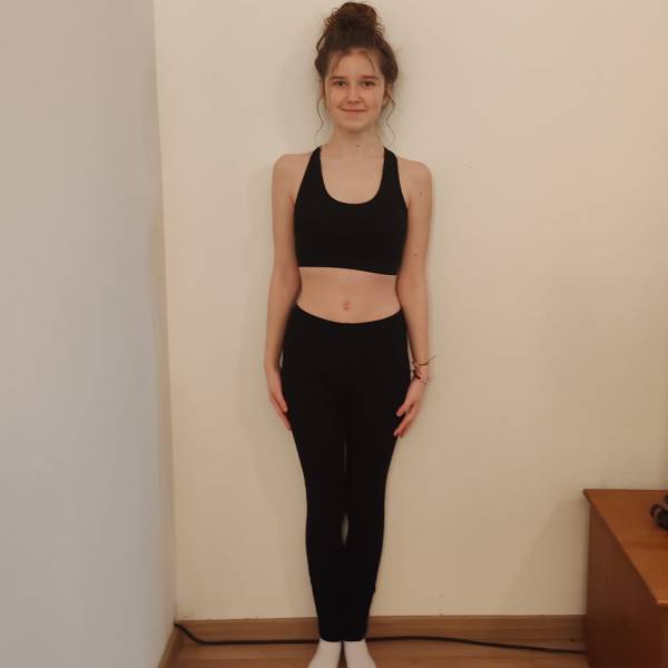 modelka s ID 010200W89V p031