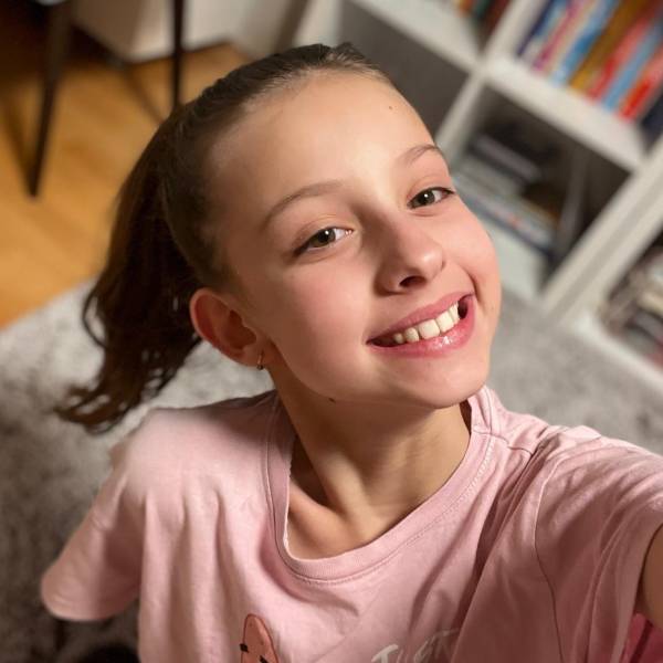 modelka s ID 010203RCUU p021