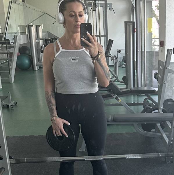 modelka s ID 010205Y014 p031